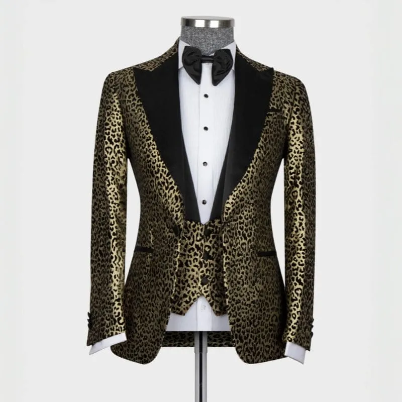 Chic Gold Three Pieces Prom Suits with Black Peaked Lapel Bestmen Txuedo